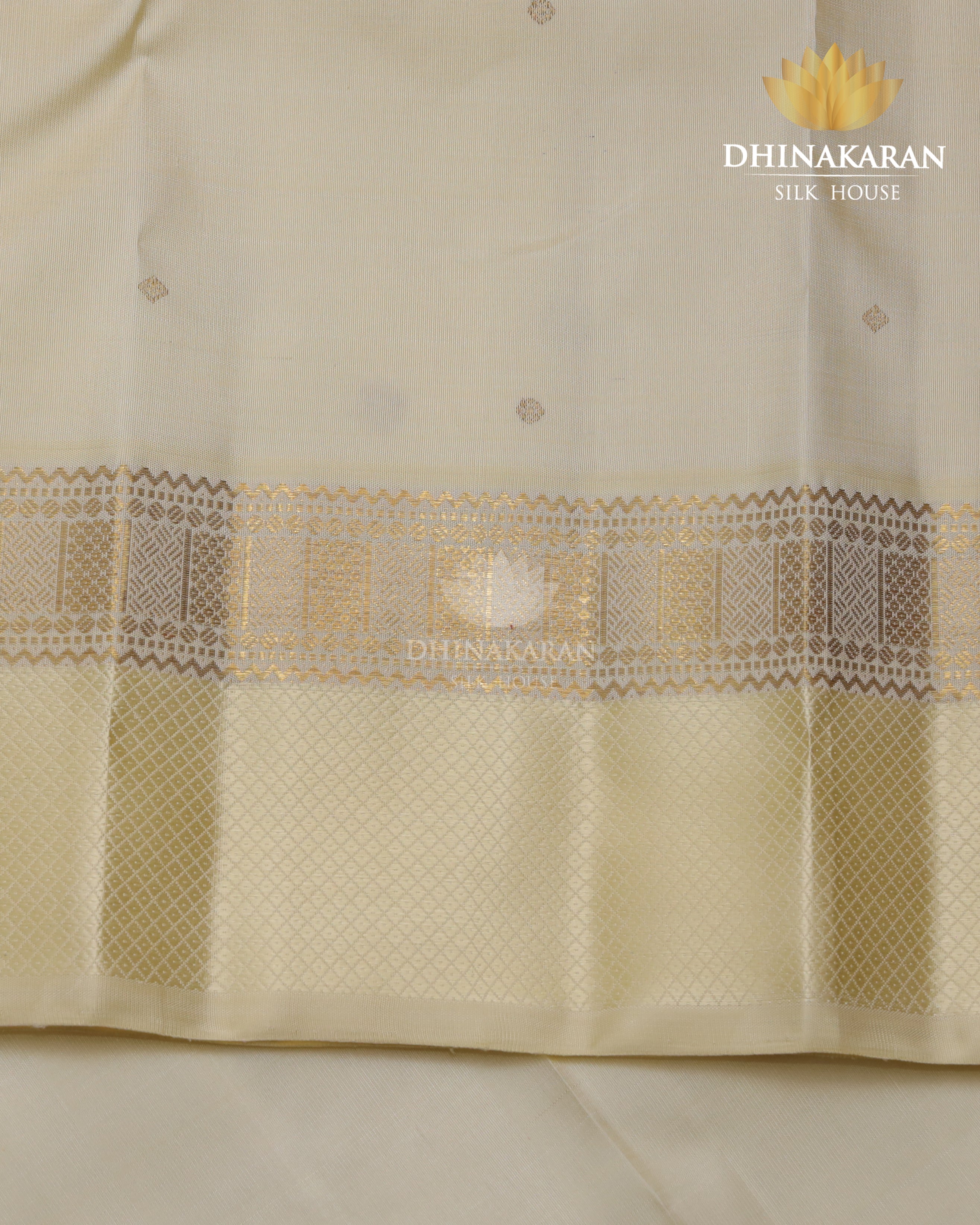 Ivory Kanjivaram-sau3050