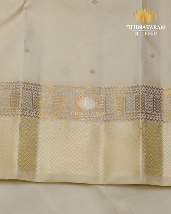 Ivory Kanjivaram-sau3050